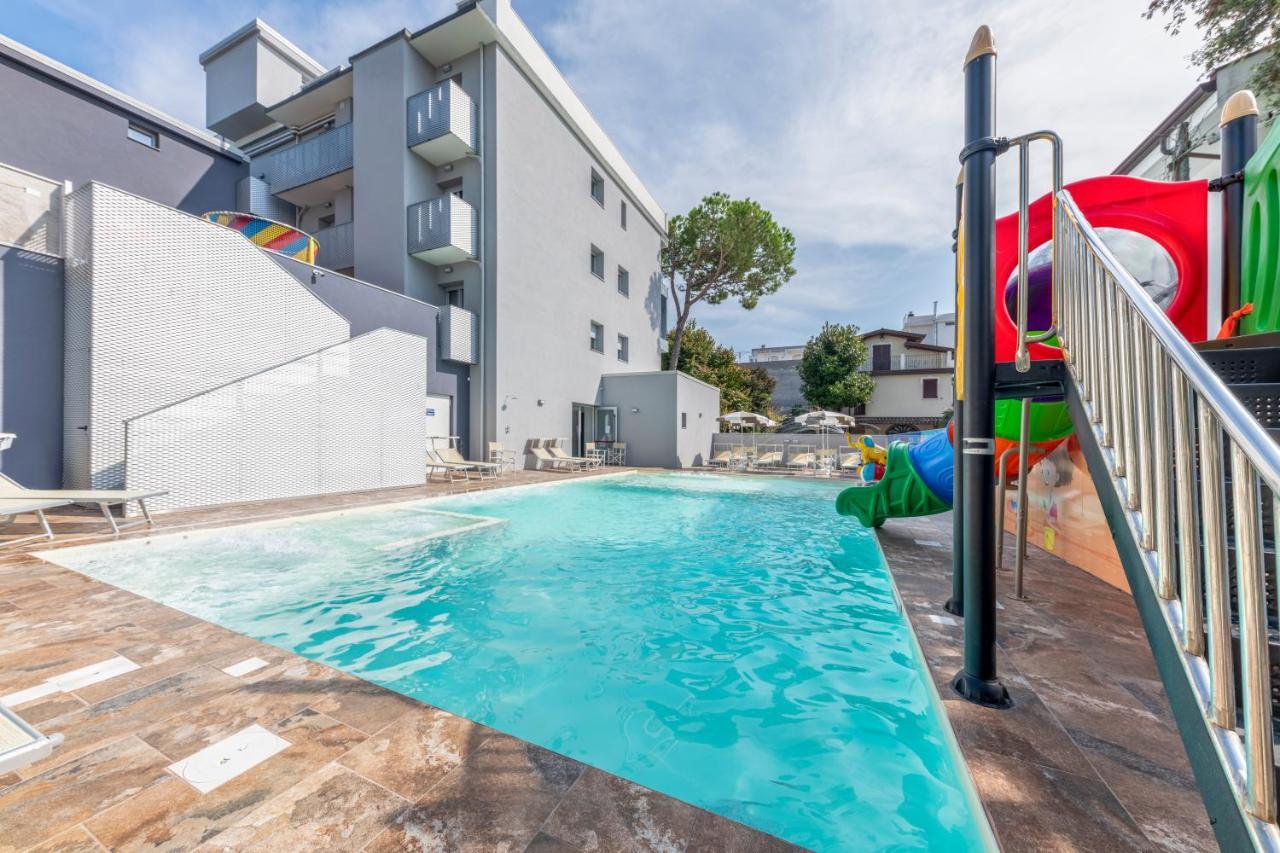 Residence Filmare Riccione Zewnętrze zdjęcie